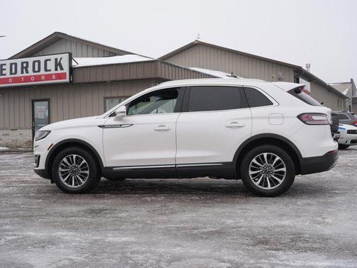 2019 Lincoln Nautilus Select