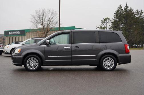 2016 Chrysler Town & Country Limited