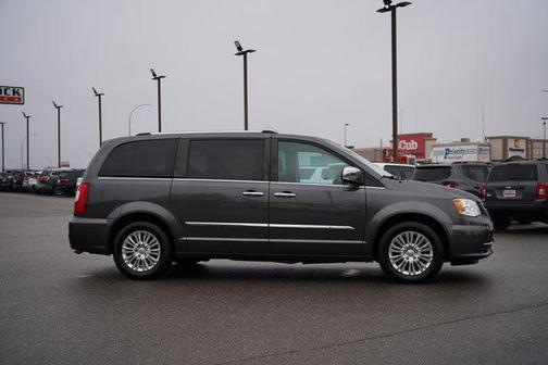 2016 Chrysler Town & Country Limited