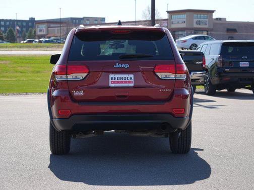 Deep Cherry Red Crystal Pearlcoat 2014 Jeep Grand Cherokee Laredo