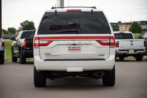 2015 Lincoln Navigator Base