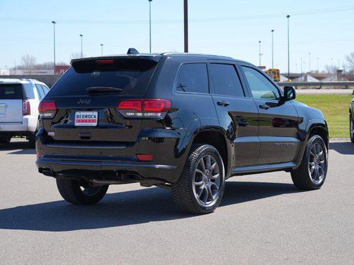 Diamond Black Crystal Pearlcoat 2020 Jeep Grand Cherokee High Altitude