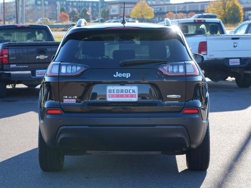 Diamond Black Crystal Pearlcoat 2020 Jeep Cherokee Latitude Plus