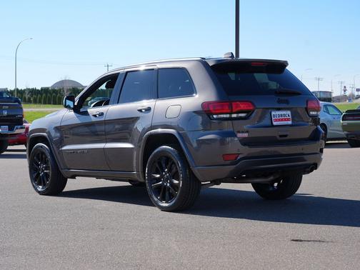 Gray 2018 Jeep Grand Cherokee Laredo E