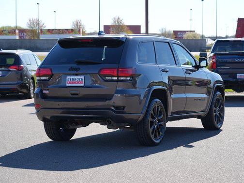 Gray 2018 Jeep Grand Cherokee Laredo E
