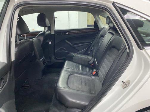 Candy White 2013 Volkswagen Passat 2.0 TDI SEL Premium