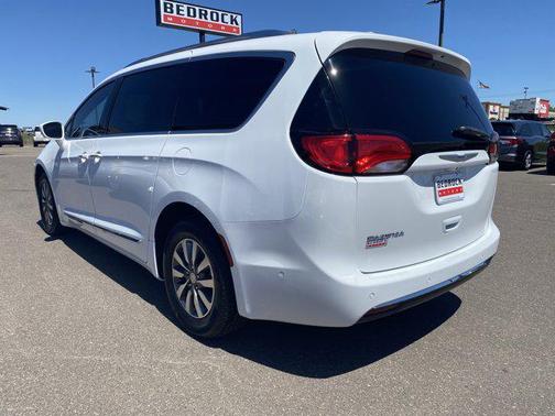 Bright White Clearcoat 2020 Chrysler Pacifica Touring-L Plus