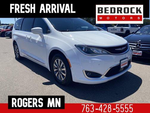 Bright White Clearcoat 2020 Chrysler Pacifica Touring-L Plus