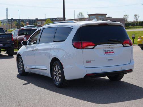 Bright White Clearcoat 2020 Chrysler Pacifica Touring-L Plus