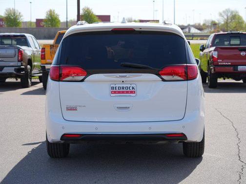 Bright White Clearcoat 2020 Chrysler Pacifica Touring-L Plus