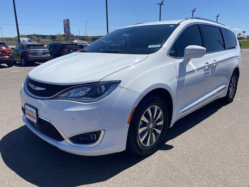 Bright White Clearcoat 2020 Chrysler Pacifica Touring-L Plus