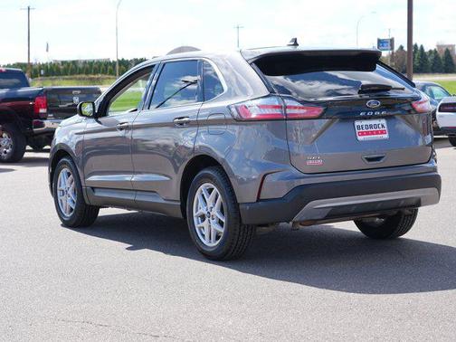 Carbonized Gray Metallic 2022 Ford Edge SEL