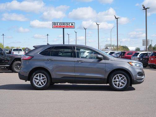 Carbonized Gray Metallic 2022 Ford Edge SEL