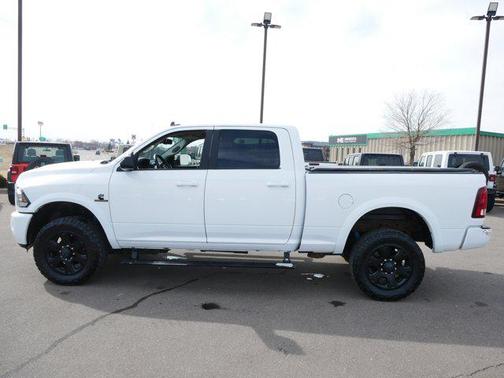 2018 RAM 2500 Laramie Crew Cab 4x4 6'4' Box