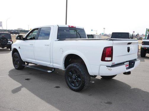 2018 RAM 2500 Laramie Crew Cab 4x4 6'4' Box