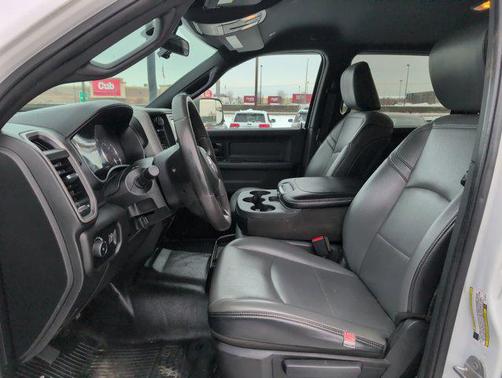 2022 RAM 2500 Tradesman Crew Cab 4x4 8' Box