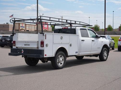 Bright White Clearcoat 2022 RAM 2500 Tradesman Crew Cab 4x4 8' Box