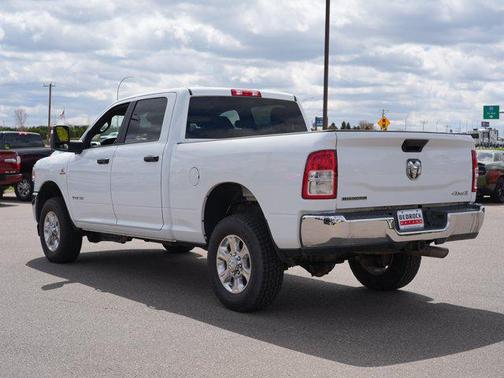 Bright White Clearcoat 2023 RAM 2500 Big Horn Crew Cab 4x4 6'4' Box