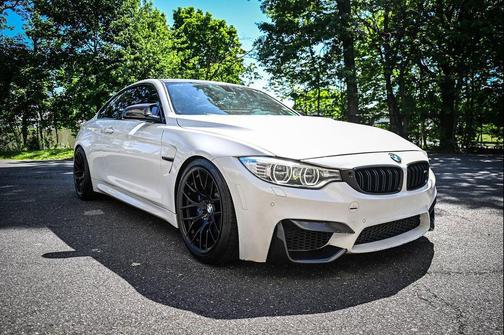 Alpine White 2015 BMW M4 Base