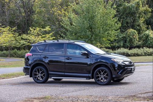 2018 Toyota RAV4 SE
