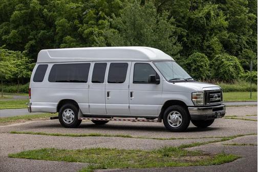2011 Ford E350 Super Duty XL