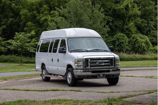 2011 Ford E350 Super Duty XL