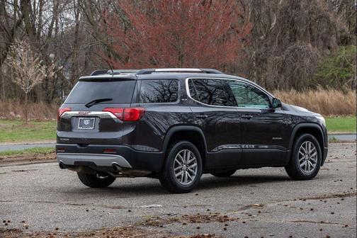 2018 GMC Acadia SLE-2