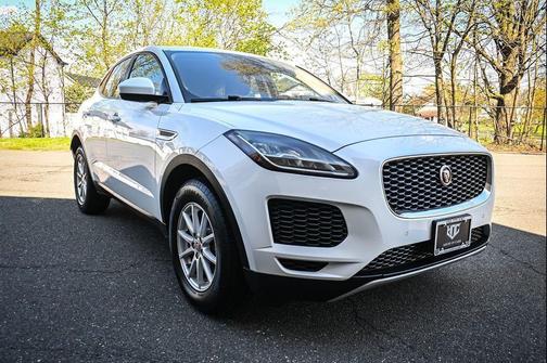 Fuji White 2018 Jaguar E-PACE