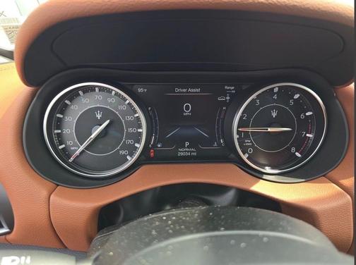 Grigio Maratea Metallic 2023 Maserati Levante Modena