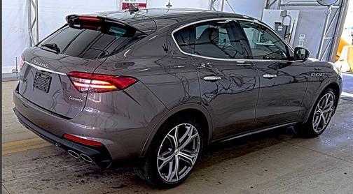 Grigio Maratea Metallic 2023 Maserati Levante Modena