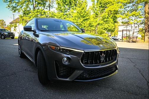 Grigio Maratea Metallic 2023 Maserati Levante Modena