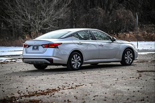 2022 Nissan Altima S FWD