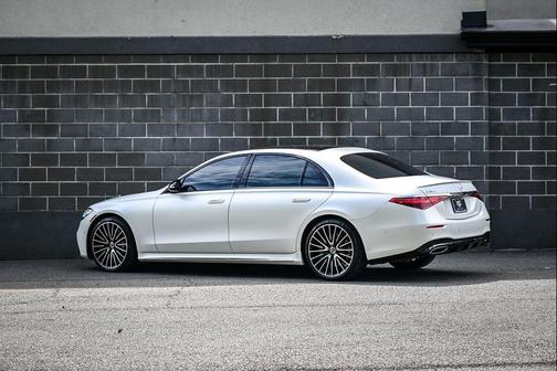 MANUFAKTUR Cashmere White Magno 2023 Mercedes-Benz S-Class 4MATIC