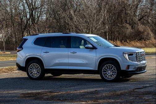2025 GMC Acadia Denali
