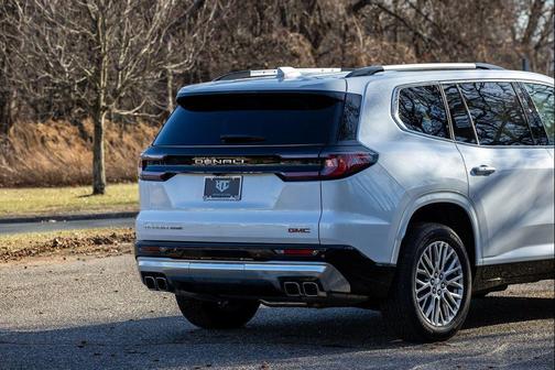 2025 GMC Acadia Denali
