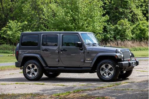 2016 Jeep Wrangler Unlimited Sahara