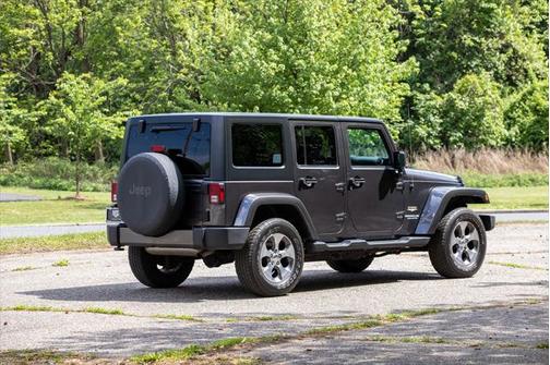2016 Jeep Wrangler Unlimited Sahara