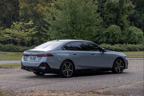 2024 BMW i5 M60
