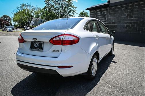 Oxford White 2018 Ford Fiesta S