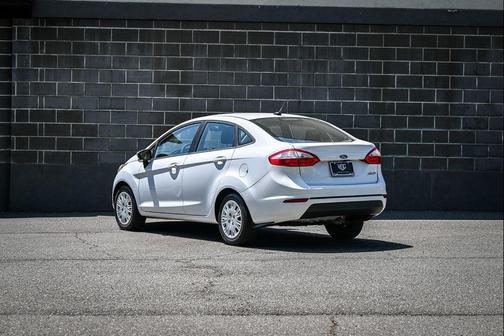 Oxford White 2018 Ford Fiesta S