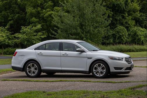 2014 Ford Taurus SEL