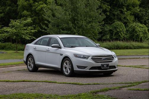 2014 Ford Taurus SEL