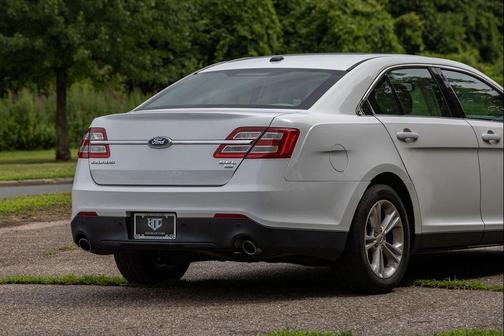 2014 Ford Taurus SEL