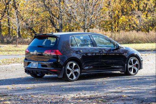 2016 Volkswagen Golf GTI 2.0T Autobahn w/Performance Package 4-Door