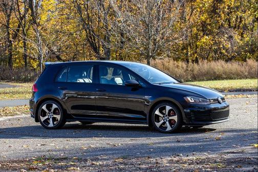 2016 Volkswagen Golf GTI 2.0T Autobahn w/Performance Package 4-Door