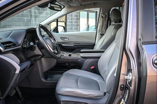 2021 Toyota Sienna XLE 7 Passenger