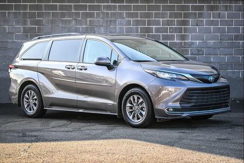 2021 Toyota Sienna XLE 7 Passenger