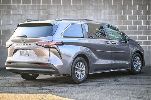 2021 Toyota Sienna XLE 7 Passenger