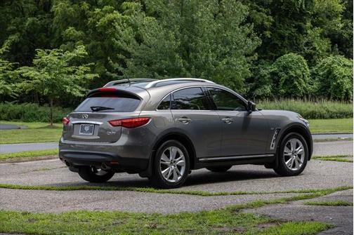 2015 INFINITI QX70 Base