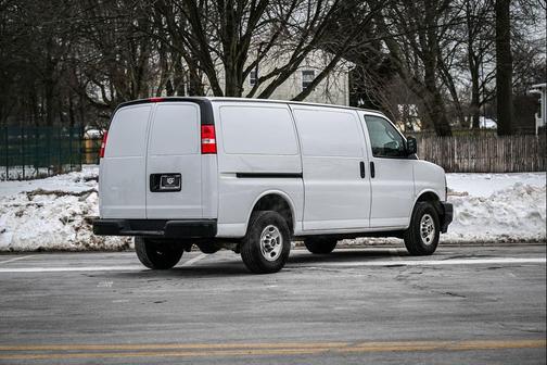 2022 GMC Savana 2500 Work Van